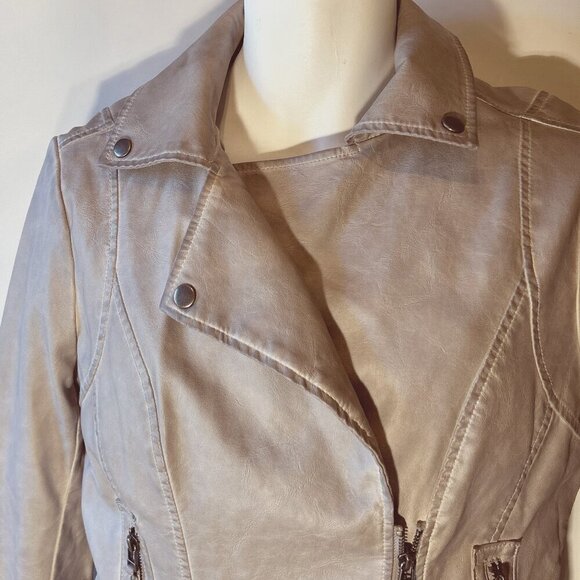 Max Studio SZ M Distressed Gray Faux Leather Moto Jacket wardrobe staple edgy - Picture 3 of 10